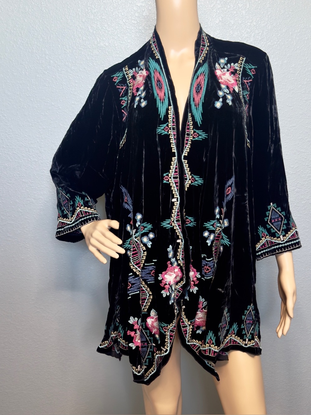 JOHNNY WAS Aveza Black Velvet Embroidered Kimono Jacket Plus Size 2X - Picture 3 of 11